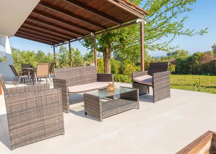 Oliva - 5 Acre Olive Grove - Bbq - Ideal For Families & Groups 埃雷特里亚